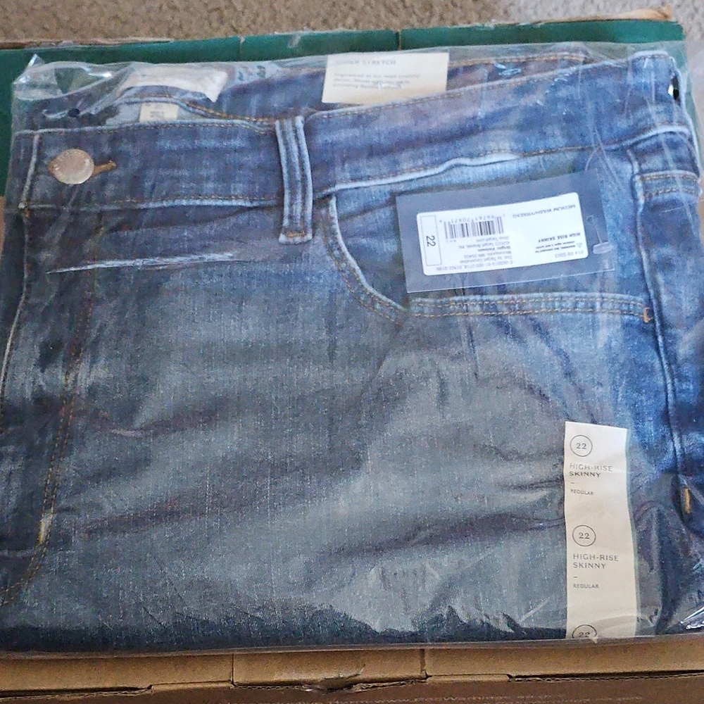 Universal Thread High Rise Blue Jeans Classic Style - Picture 2 of 4